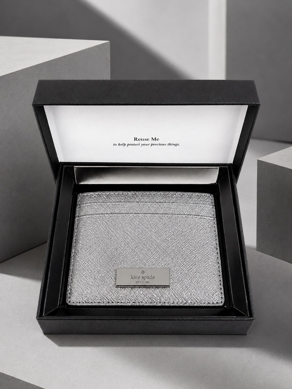 kate spade Kenzie Silver Metallic Cardholder NWT